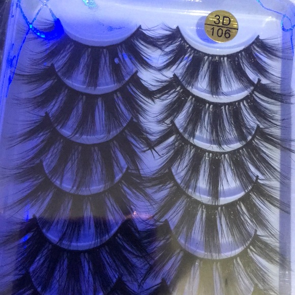 False Eyelashes - Picture 3 of 4